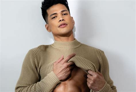 ‘Bukol’ ni Vin Abrenica inireklamo, sobrang laki raw: ‘Ang fake .
